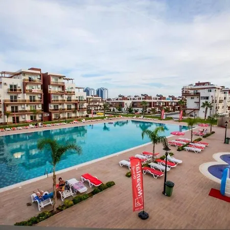 Apartment Beautiful With Pool View *